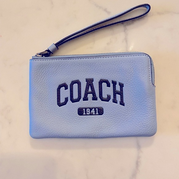 Classic Coach Navy and Light Blue leather  Wristlet - Picture 1 of 7